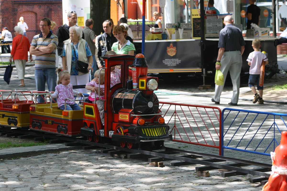 n_Eichwalde_bei_Berlin_2009_06_14_rosenfest_6047.jpg