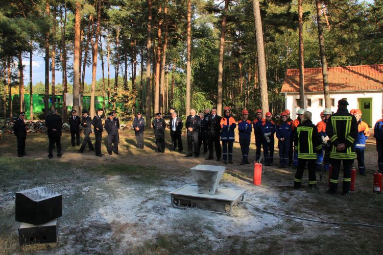 Jugendfeuerwehrlager_im_KIEZ_in_Heidesee