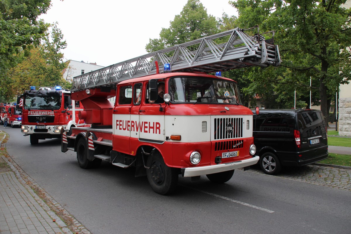 n_2014_09_13_120_Jahre_FF_Eichwalde_5956.jpg