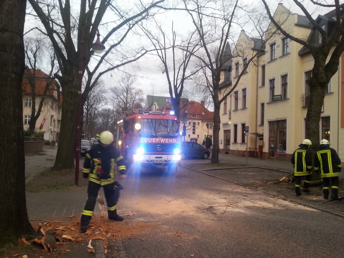 n_2015_03_31_FF_Einsatz_Bahnhofstr_58.jpg