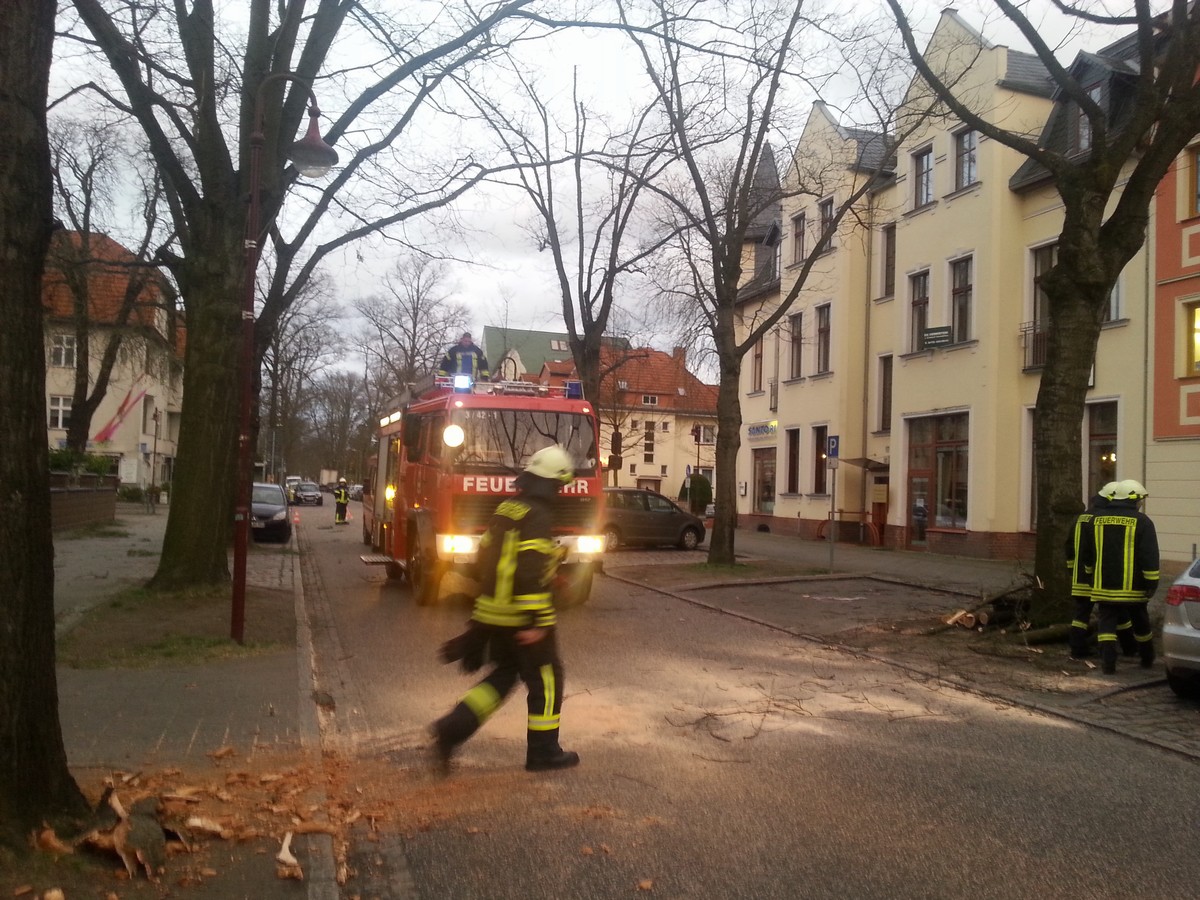 n_2015_03_31_FF_Einsatz_Bahnhofstr_59.jpg