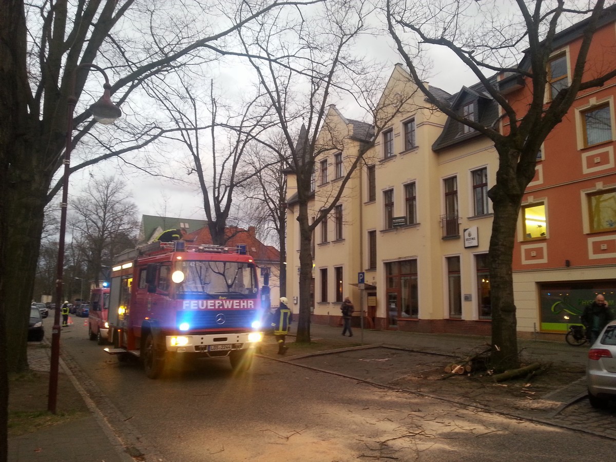 n_2015_03_31_FF_Einsatz_Bahnhofstr_64.jpg